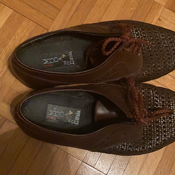 Perforated dress shoes size 42. ( About a US 8) - Picture 2 of 7